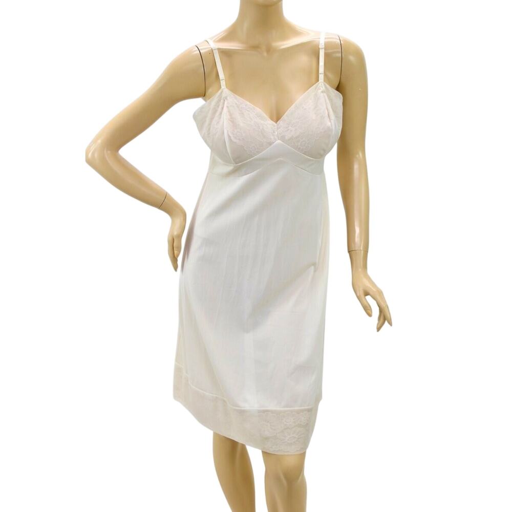 Vintage 1970s Full dress Slip Beige Nylon Encased Flat Lace size 38 Mad Men